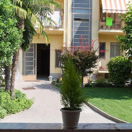 At Home 128 : Little Garden In The City Turin Exterior photo